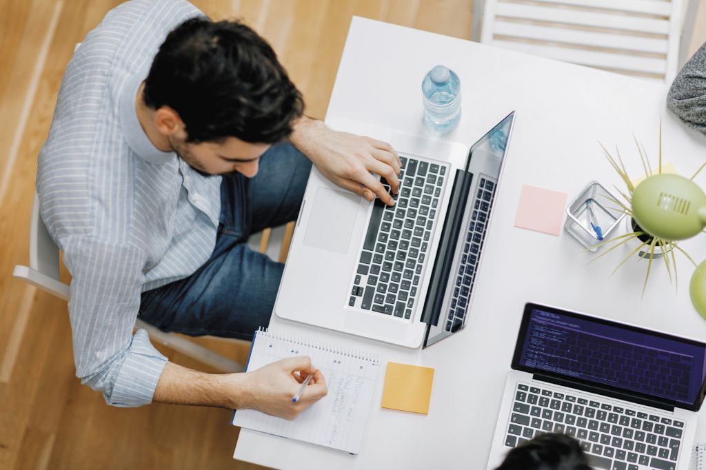 Quel équipement pour le télétravail choisir pour ses employés ? | RAJA