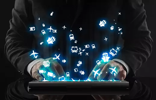 homme-tablette-shipping