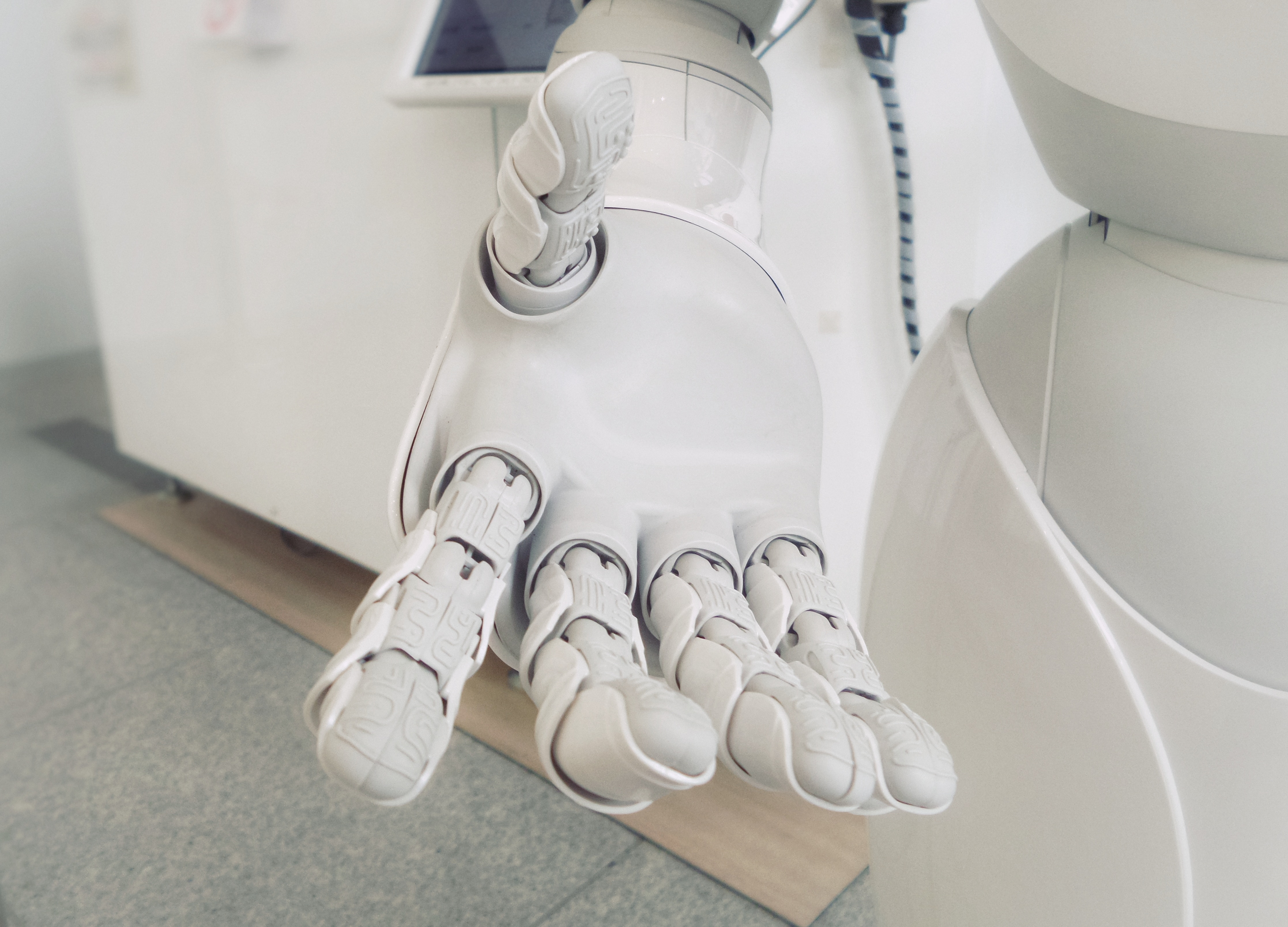 Le cobot : votre nouvel ami technologique pour réduire les TMS dans l'entrepôt ?