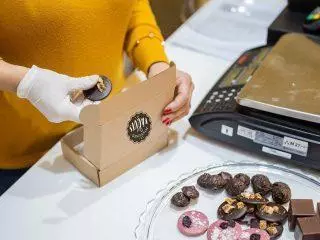 Tous les emballages de chocolats et de confiseries dont vous pourriez avoir besoin pour faire passer une Pâques mémorable à vos clients