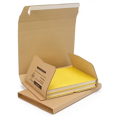 Étui postal avec fermeture adhésive