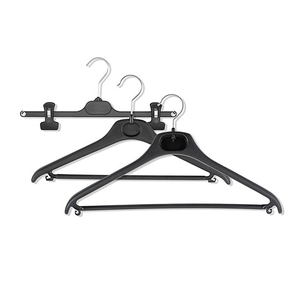 Cintres plastique noirs